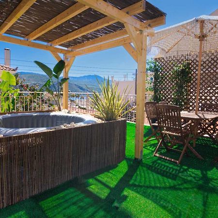 Flowers In The City - Elegant Home In Argostoli Екстериор снимка