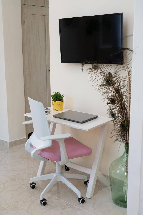 Flowers In The City - Elegant Home In Argostoli Екстериор снимка
